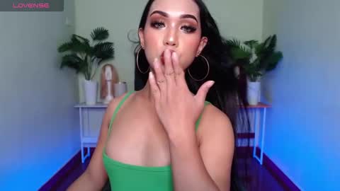 Sofia online show from October 2025 11:52:02 AM