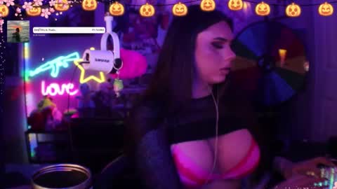 Nicki Foxx online show from October 2025 01:28:01 AM