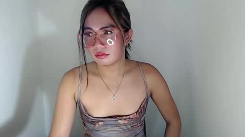 itsurgil_kloeh online show from November 2025 04:51:02 PM