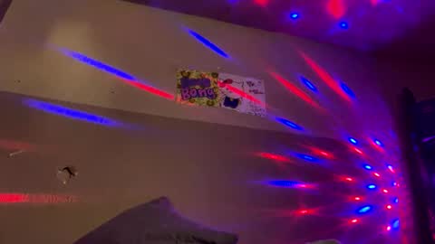 Snapshot of ittakes2bellanherfella chatting on December 2024 09:50:01 AM BellaMiaHerChicoBestia online show from December 2024 09:50:01 AM
