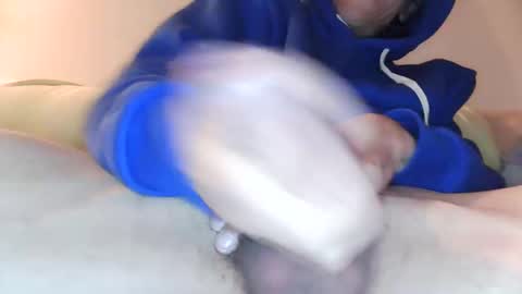 Snapshot of iuuuf2 chatting on December 2024 08:11:01 PM Iuuuf2 or Samel online show from December 2024 08:11:01 PM