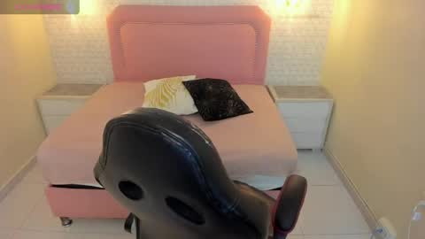 IVANNA REY  online show from June 2026 07:04:02 PM