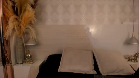 Ivannaanggel online show from November 2025 05:59:01 PM