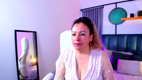 Snapshot of ivonne_4 chatting on February 2026 01:14:01 PM Ivonne online show from February 2026 01:14:01 PM