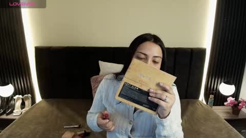 I V O N N E R O S S online show from March 2026 12:00:02 PM