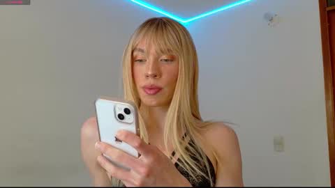 Ivonny online show from December 2025 09:34:02 PM