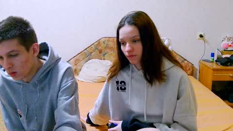 Ivy and Lester online show from February 2025 03:19:01 PM