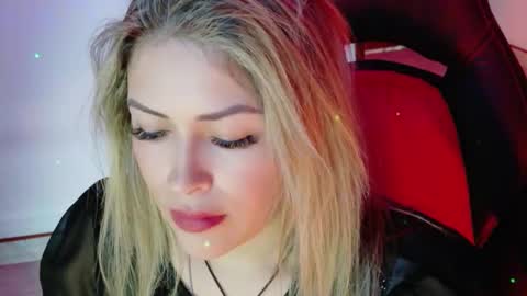 Snapshot of ivy__taylorr chatting on November 2025 08:30:01 PM Diana Rojas online show from November 2025 08:30:01 PM