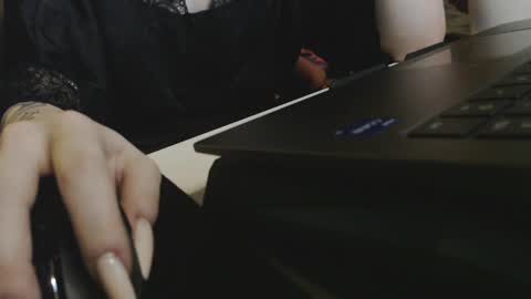 Snapshot of ivy_dean_ chatting on February 2025 01:23:02 AM Ivy online show from February 2025 01:23:02 AM