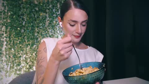 Miss Ivy online show from January 2025 08:14:01 PM