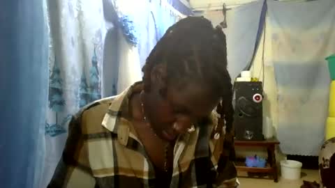 ivyk_ online show from March 2026 06:33:01 PM