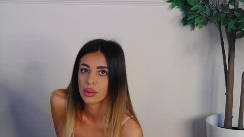 Snapshot of ivylustt chatting on June 2026 06:15:02 AM IvyLustt online show from June 2026 06:15:02 AM