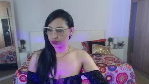 ivyshine7 online show from April 2026 07:44:01 PM