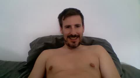 Snapshot of iyoperro chatting on October 2025 11:19:01 AM Casandro online show from October 2025 11:19:01 AM
