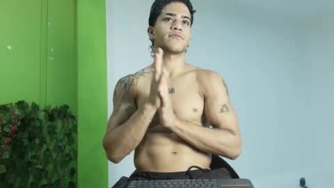 izaack online show from April 2026 03:37:02 AM