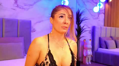 izabelle_02 online show from January 2026 06:06:01 AM