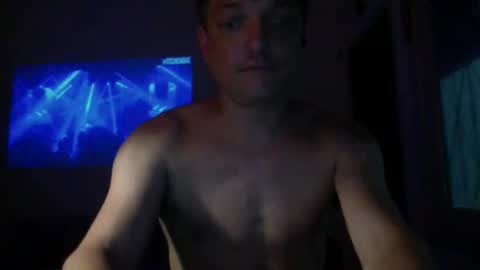 Snapshot of izealvaro chatting on October 2025 07:33:01 AM izealvaro online show from October 2025 07:33:01 AM