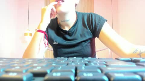 izelevans online show from February 2026 12:45:02 PM