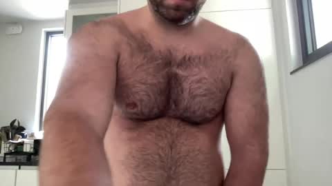 Izylduur online show from August 2026 07:44:02 AM