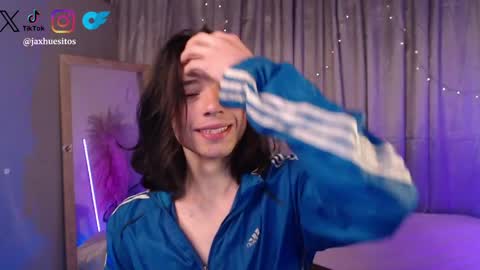 Snapshot of j_a_x_x_x_o_n chatting on April 2026 12:10:01 PM Hey im Jaxxxon check my info online show from April 2026 12:10:01 PM