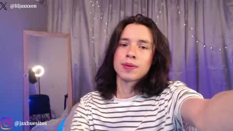Snapshot of j_a_x_x_x_o_n chatting on April 2026 06:52:01 AM Hey im Jaxxxon check my info online show from April 2026 06:52:01 AM