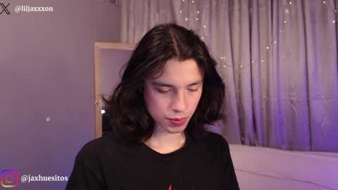 Snapshot of j_a_x_x_x_o_n chatting on April 2026 11:47:02 AM Hey im Jaxxxon check my info online show from April 2026 11:47:02 AM