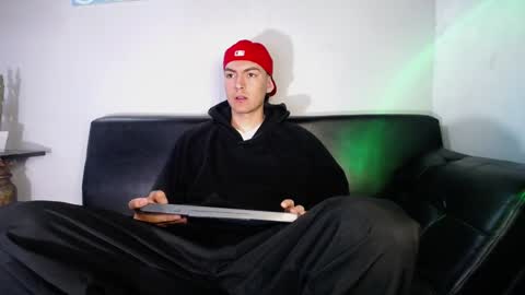 INDEPENDENT MODEL online show from December 2024 10:47:02 AM