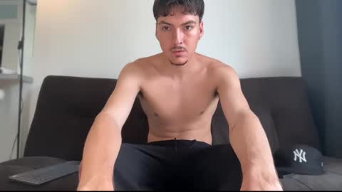 INDEPENDENT MODEL online show from January 2026 05:27:02 PM