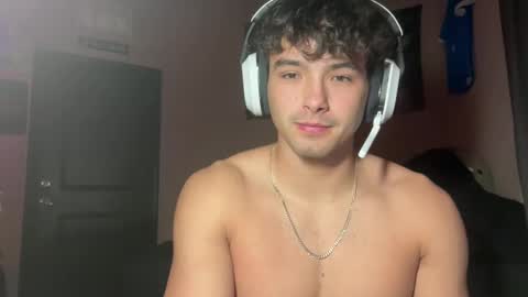 bigenoughtohug online show from February 2026 01:24:01 AM