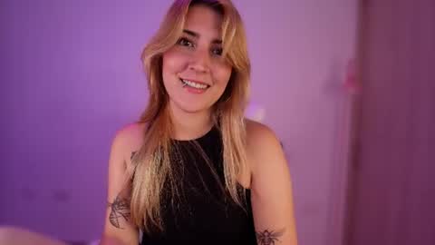 Snapshot of jacky_croft chatting on August 2026 01:26:01 AM Linda Sofia help me get to 100 thumbs up online show from August 2026 01:26:01 AM
