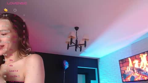 Jade online show from November 2025 02:07:02 PM