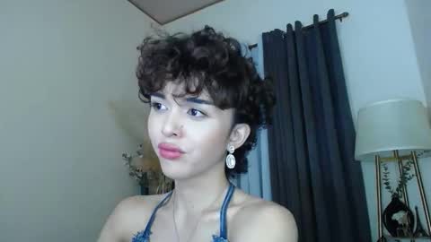 Adriana online show from October 2025 01:31:02 PM