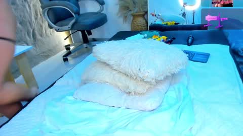 jadee__ online show from February 2025 07:45:02 AM