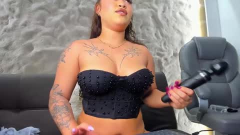 jadee__ online show from February 2025 05:53:02 AM