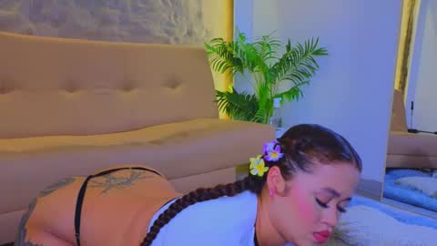 jadee__ online show from October 2025 03:15:02 AM