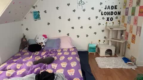 Jade online show from March 2025 08:16:02 PM