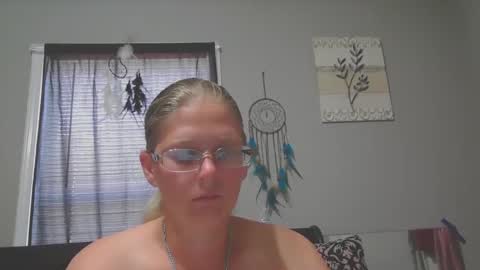 Snapshot of jadeluv chatting on October 2025 04:49:01 PM JadeLuv online show from October 2025 04:49:01 PM