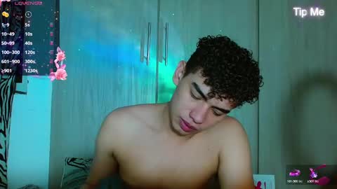 javi15  online show from December 2024 09:35:01 AM