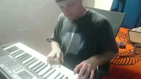 showingitoff online show from October 2025 12:55:01 AM