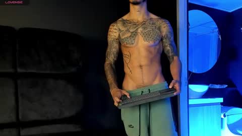 Snapshot of jakee_brown chatting on March 2025 08:23:02 AM Santiago online show from March 2025 08:23:02 AM