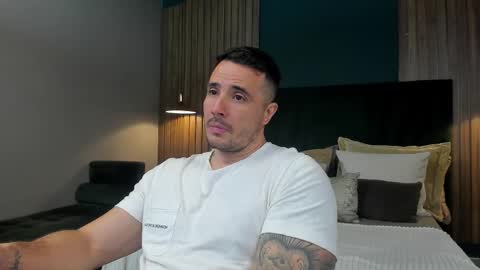 jakestone_1 online show from November 2025 12:46:01 AM