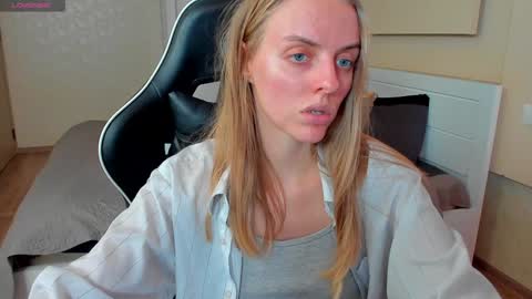 Sofia online show from January 2025 01:24:01 PM