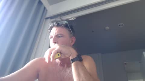 Snapshot of jam_on_it chatting on December 2024 02:40:01 AM JAM online show from December 2024 02:40:01 AM