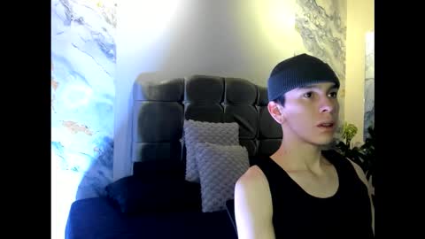 james_adamss_ online show from January 2026 12:31:01 PM