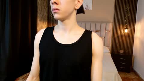 james_adamss_ online show from February 2026 01:22:02 PM