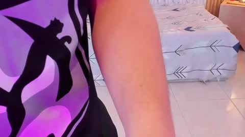 Snapshot of james_jonnes chatting on October 2025 08:09:02 PM James online show from October 2025 08:09:02 PM