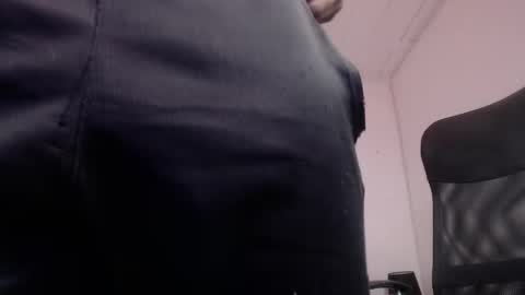 Snapshot of james_mcboy chatting on December 2025 04:27:01 PM James McBoy online show from December 2025 04:27:01 PM