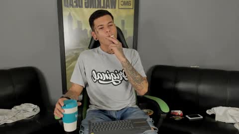 Snapshot of jamesinked_ chatting on December 2024 10:06:01 PM Jamesinked  online show from December 2024 10:06:01 PM