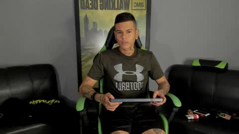 Snapshot of jamesinked_ chatting on December 2024 06:44:02 PM Jamesinked  online show from December 2024 06:44:02 PM