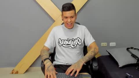 Snapshot of jamesinked_ chatting on December 2024 03:48:01 PM Jamesinked  online show from December 2024 03:48:01 PM